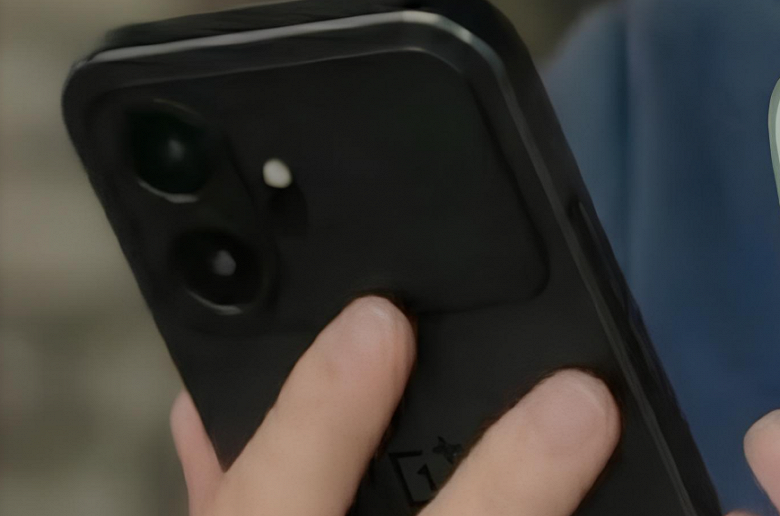 Компактный флагман с экраном 6,32 дюйма и батареей почти 7000 мАч. Первое фото OnePlus 15T